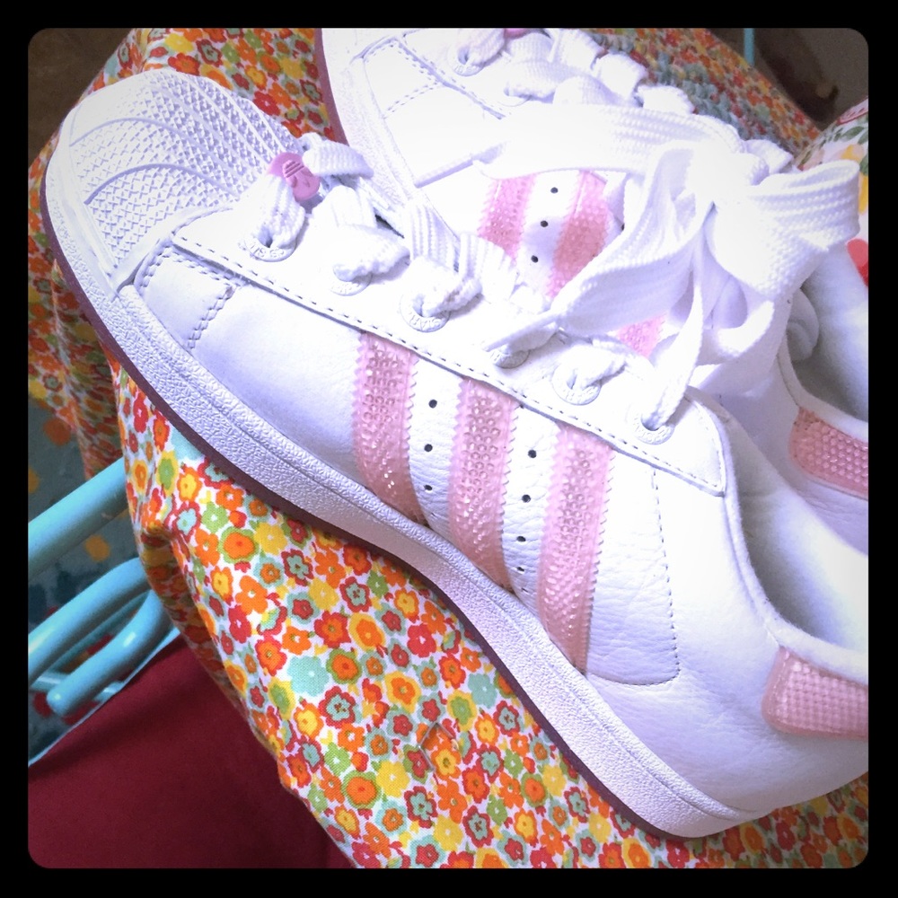 Size 8 adidas shell toe